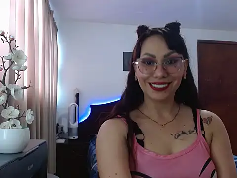 AloLovely  online show from March 24, 9:42 pm