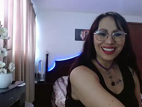 AloLovely  online show from April 7, 9:26 pm