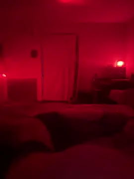 funboyolly online show from October 26, 4:07 am