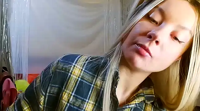 TwerkingCheerleader online show from March 6, 11:42 pm