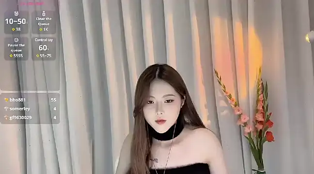 SylviaLing2007 online show from February 14, 5:46 pm