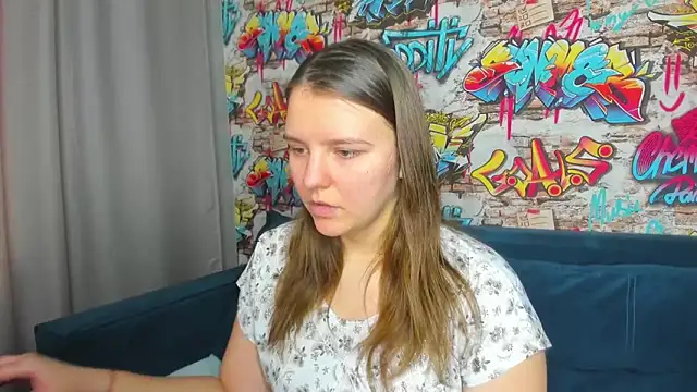 Jenny Jimmy online show from April 10, 9:25 am