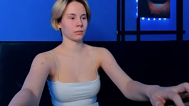 Snapshot of BettyCarter07 chatting on February 18, 9:21 am BettyCarter07 online show from February 18, 9:21 am