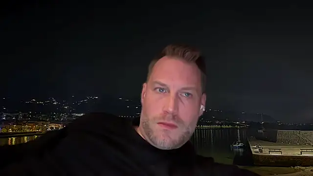 Snapshot of Christian87xxx chatting on February 5, 5:53 pm Christian87xxx online show from February 5, 5:53 pm