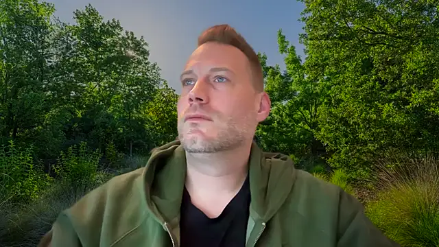 Snapshot of Christian87xxx chatting on March 5, 6:12 am Christian87xxx online show from March 5, 6:12 am