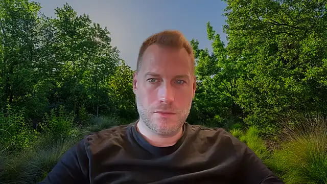 Snapshot of Christian87xxx chatting on September 17, 6:04 am Christian87xxx online show from September 17, 6:04 am