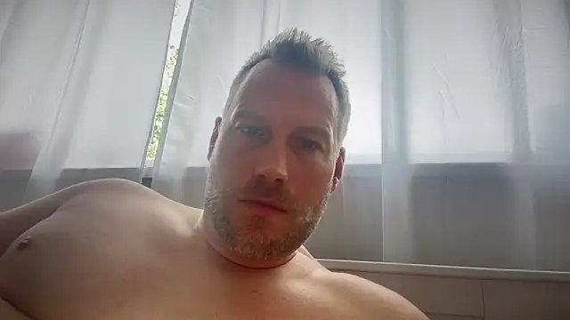 Snapshot of Christian87xxx chatting on September 20, 8:04 am Christian87xxx online show from September 20, 8:04 am