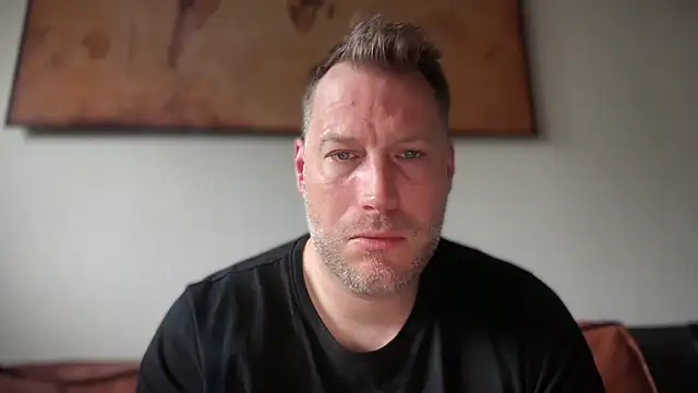 Snapshot of Christian87xxx chatting on April 19, 5:51 am Christian87xxx online show from April 19, 5:51 am