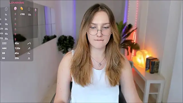 Snapshot of MaryWaddell chatting on March 2, 3:56 am MaryWaddell online show from March 2, 3:56 am