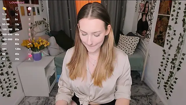 Snapshot of MaryWaddell chatting on March 14, 9:32 pm MaryWaddell online show from March 14, 9:32 pm