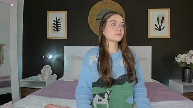 AlannaRussell  online show from February 4, 8:03 pm