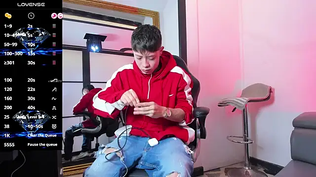 marcuscollins1  online show from September 12, 12:27 pm