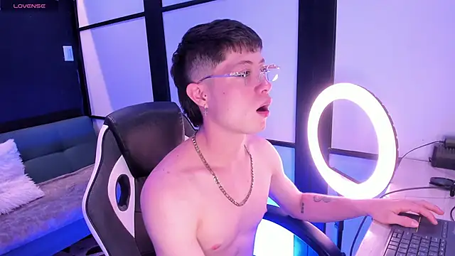 marcuscollins1  online show from October 16, 3:46 pm