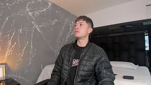 marcuscollins1  online show from October 21, 12:39 pm