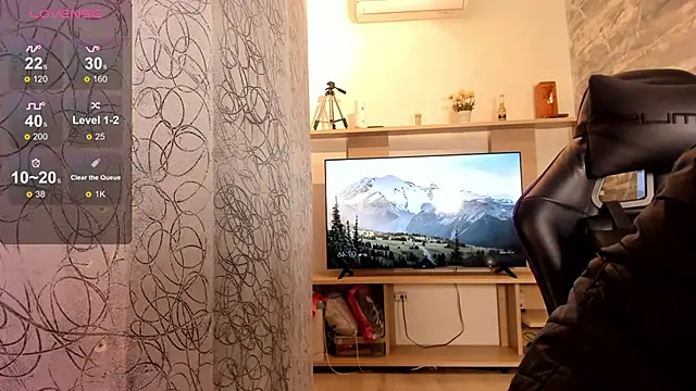 marcuscollins1  online show from February 13, 12:45 pm