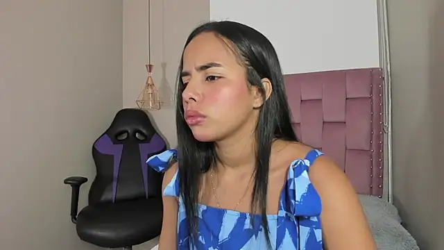 Roxy Stonee online show from February 24, 3:21 pm