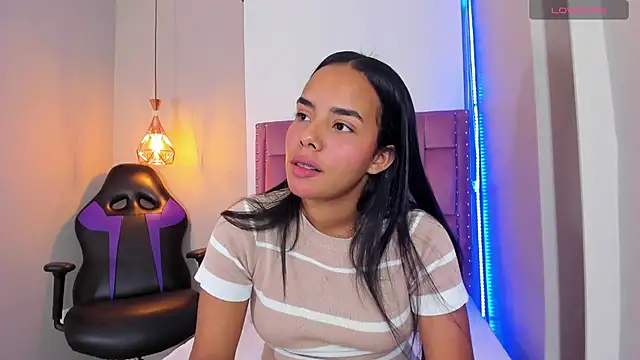 Roxy Stonee online show from February 26, 7:35 pm