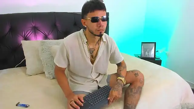 Niick01  online show from March 22, 11:32 am