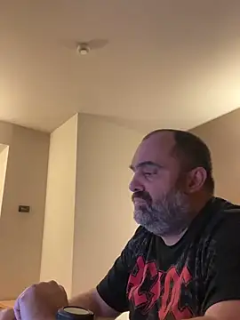 fuocovivo4 online show from February 17, 8:04 pm