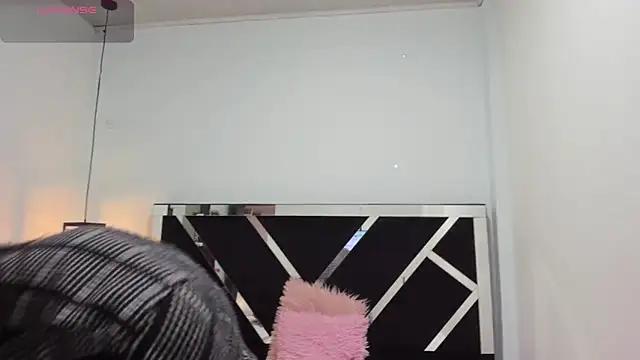 Snapshot of Annyrosee chatting on February 25, 9:02 pm Annyrosee online show from February 25, 9:02 pm