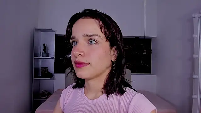 Annyrosee online show from February 3, 8:14 pm