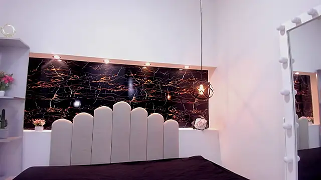 Annyrosee online show from February 28, 1:39 am