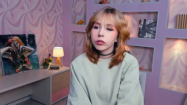 Snapshot of LoisFollin chatting on February 5, 11:06 pm LoisFollin online show from February 5, 11:06 pm