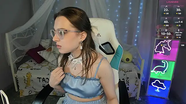 Snapshot of kaisajenner chatting on February 7, 12:39 pm kaisajenner online show from February 7, 12:39 pm