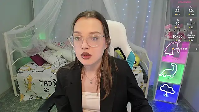 Snapshot of kaisajenner chatting on February 8, 10:08 pm kaisajenner online show from February 8, 10:08 pm