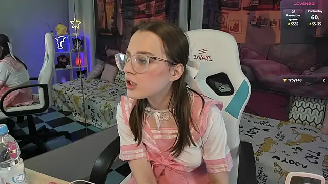 Snapshot of kaisajenner chatting on February 9, 8:56 pm kaisajenner online show from February 9, 8:56 pm