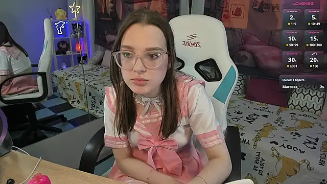 Snapshot of kaisajenner chatting on February 9, 11:57 pm kaisajenner online show from February 9, 11:57 pm