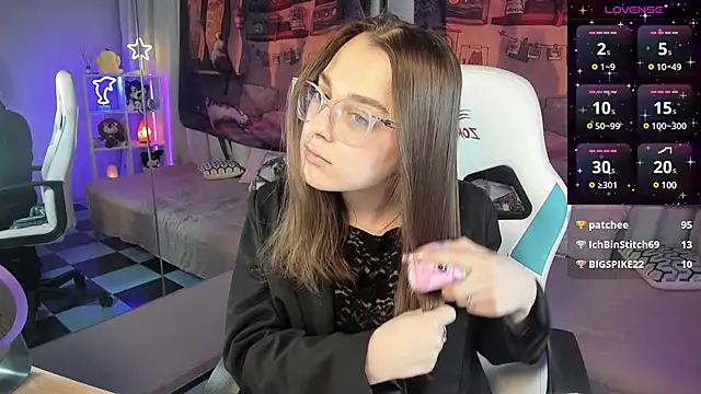 Snapshot of kaisajenner chatting on March 5, 1:31 am kaisajenner online show from March 5, 1:31 am