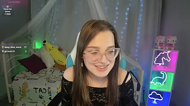 Snapshot of kaisajenner chatting on March 6, 3:57 am kaisajenner online show from March 6, 3:57 am