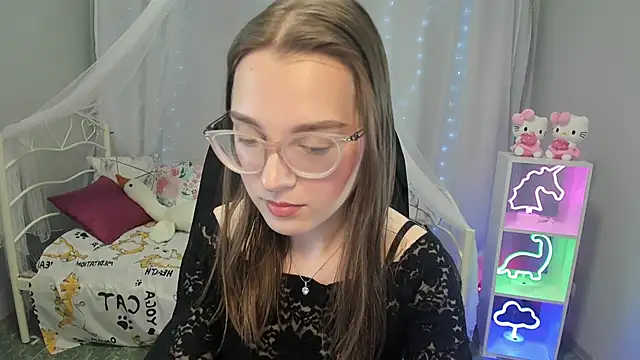 Snapshot of kaisajenner chatting on March 13, 7:06 pm kaisajenner online show from March 13, 7:06 pm