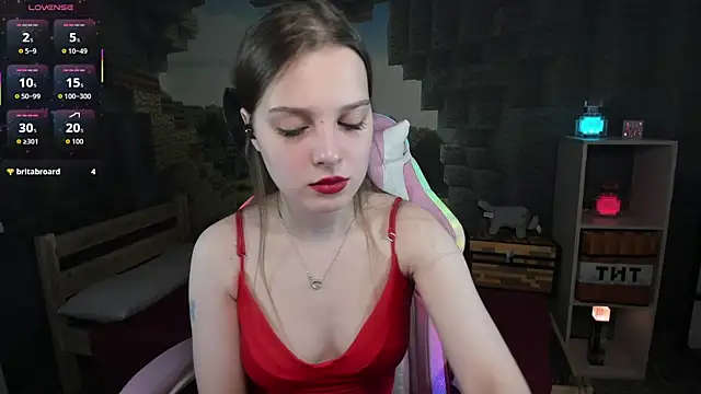 Snapshot of kaisajenner chatting on October 18, 12:13 am kaisajenner online show from October 18, 12:13 am