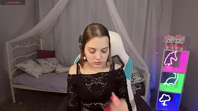 Snapshot of kaisajenner chatting on October 19, 6:52 pm kaisajenner online show from October 19, 6:52 pm