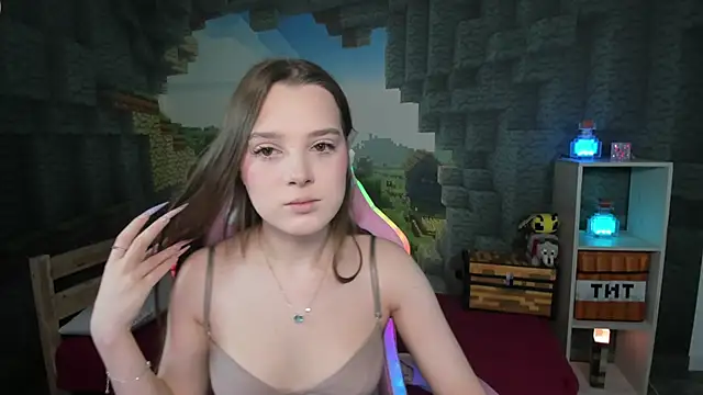 Snapshot of kaisajenner chatting on November 9, 7:34 pm kaisajenner online show from November 9, 7:34 pm