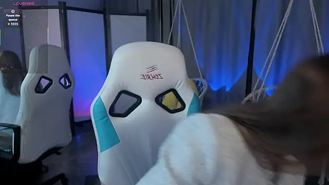 Snapshot of kaisajenner chatting on November 28, 9:17 pm kaisajenner online show from November 28, 9:17 pm