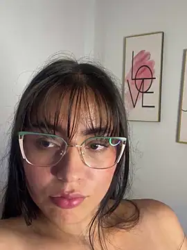 Snapshot of megan_cl chatting on February 16, 5:04 pm megan cl online show from February 16, 5:04 pm