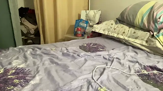 shineofcrazy online show from September 12, 11:26 pm