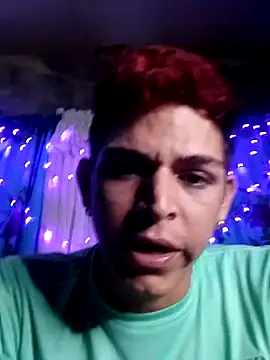 Snapshot of duquehotvoy chatting on February 18, 4:48 am duquehotvoy online show from February 18, 4:48 am