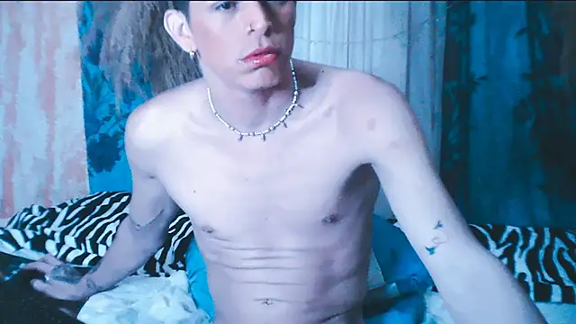 Snapshot of duquehotvoy chatting on February 22, 8:29 am duquehotvoy online show from February 22, 8:29 am