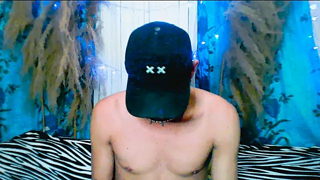 Snapshot of duquehotvoy chatting on February 25, 3:27 pm duquehotvoy online show from February 25, 3:27 pm