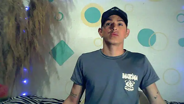 Snapshot of duquehotvoy chatting on March 19, 4:57 am duquehotvoy online show from March 19, 4:57 am