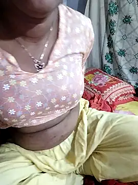 Snapshot of monekhan123 chatting on February 5, 11:44 am monekhan123 online show from February 5, 11:44 am