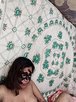 Snapshot of monekhan123 chatting on February 18, 4:37 pm monekhan123 online show from February 18, 4:37 pm