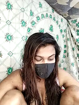 Snapshot of monekhan123 chatting on February 20, 8:25 pm monekhan123 online show from February 20, 8:25 pm