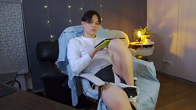 Snapshot of just_gay_ chatting on February 15, 4:14 am just gay  online show from February 15, 4:14 am