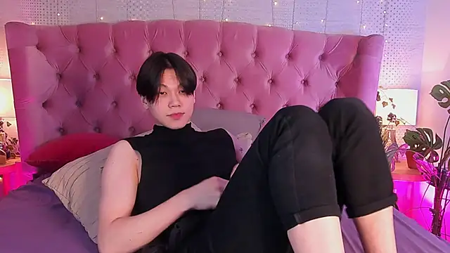 Snapshot of just_gay_ chatting on March 8, 7:31 pm just gay  online show from March 8, 7:31 pm