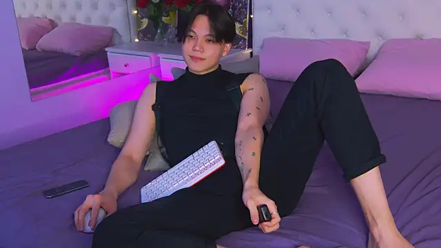 Snapshot of just_gay_ chatting on March 8, 10:34 pm just gay  online show from March 8, 10:34 pm